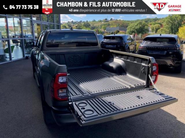 Toyota Hilux image 3