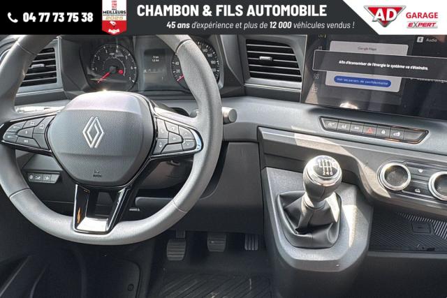 Renault Master image 2