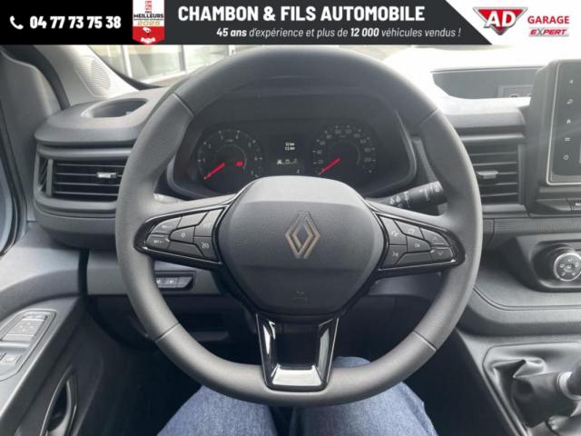 Renault Trafic image 2