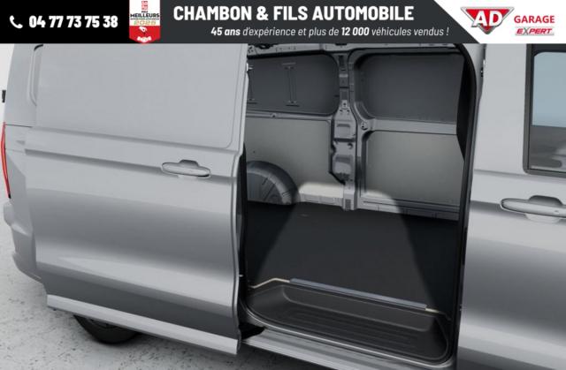 Volkswagen Transporter image 3