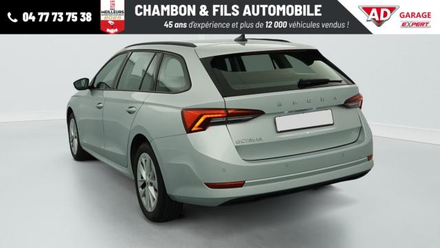 Skoda Octavia image 2