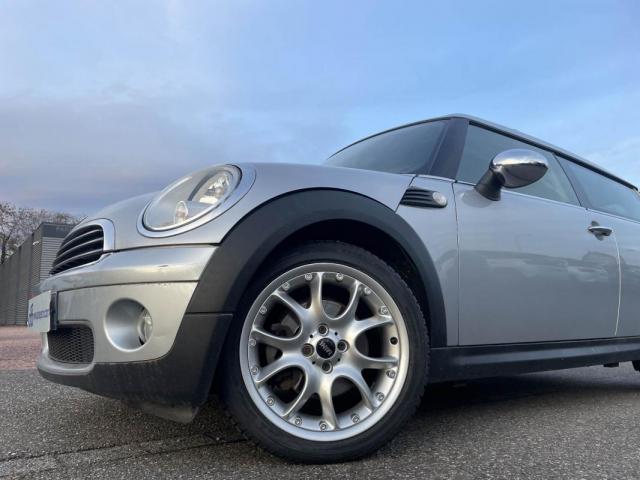 Mini Clubman image 8