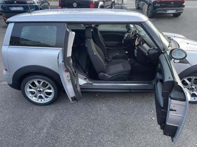 Mini Clubman image 3