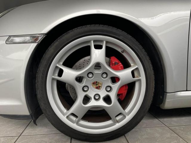 Porsche 911 image 6