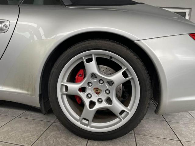 Porsche 911 image 9