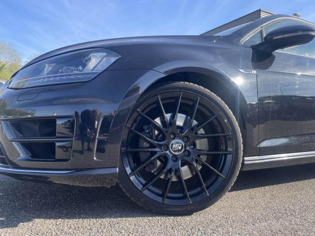 Volkswagen Golf image 8