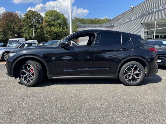 Alfa Romeo Stelvio image 7