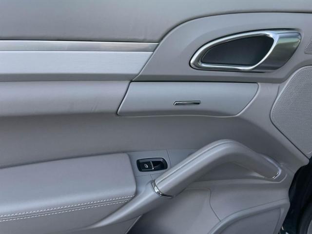 Porsche Cayenne image 1