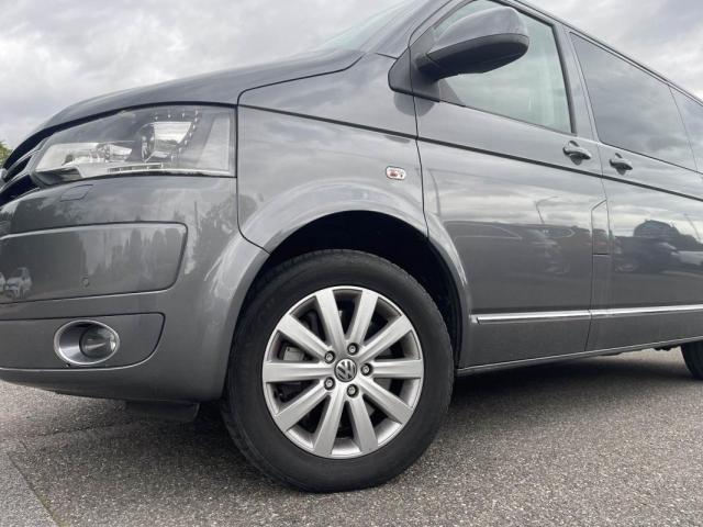 Volkswagen Multivan image 5