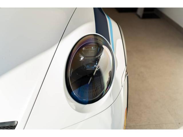 Porsche 911 image 7