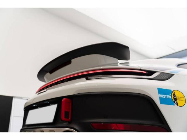 Porsche 911 image 8