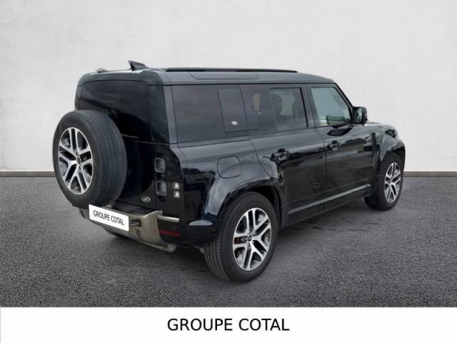 Land Rover Defender image 4