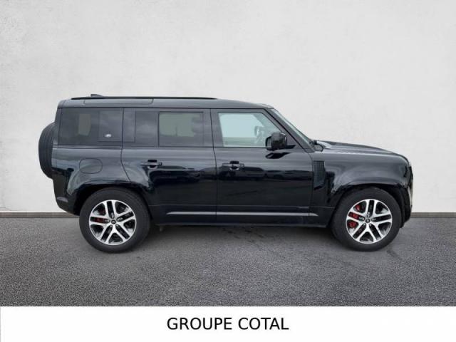 Land Rover Defender image 9
