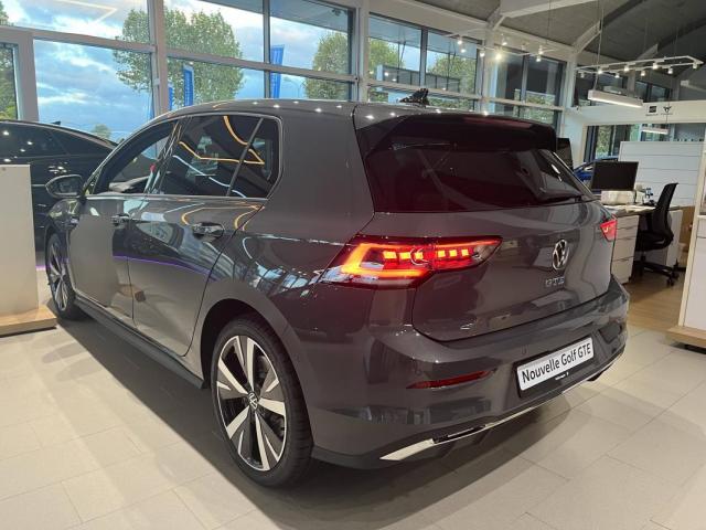 Volkswagen Golf image 9