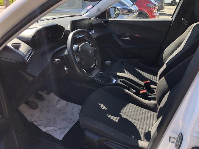 Peugeot 2008 image 1