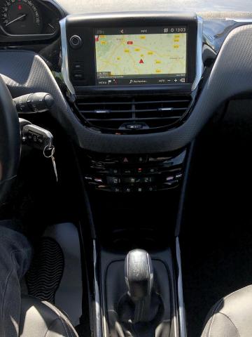 Peugeot 2008 image 1