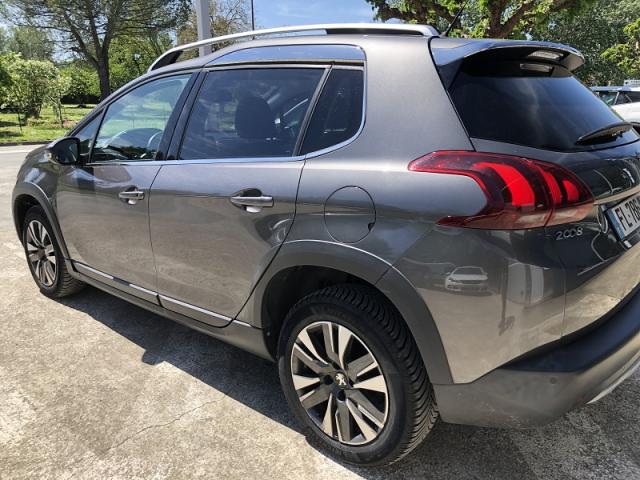 Peugeot 2008 image 6