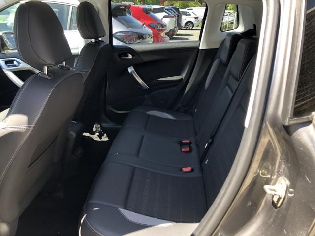 Peugeot 2008 image 8