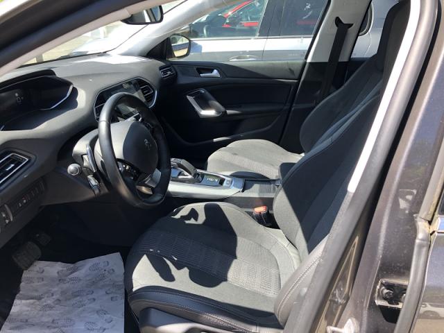 Peugeot 308 image 9