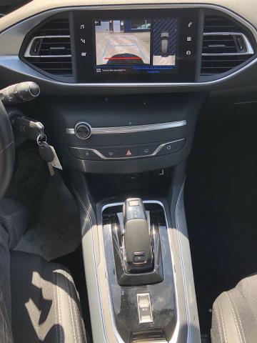 Peugeot 308 image 1