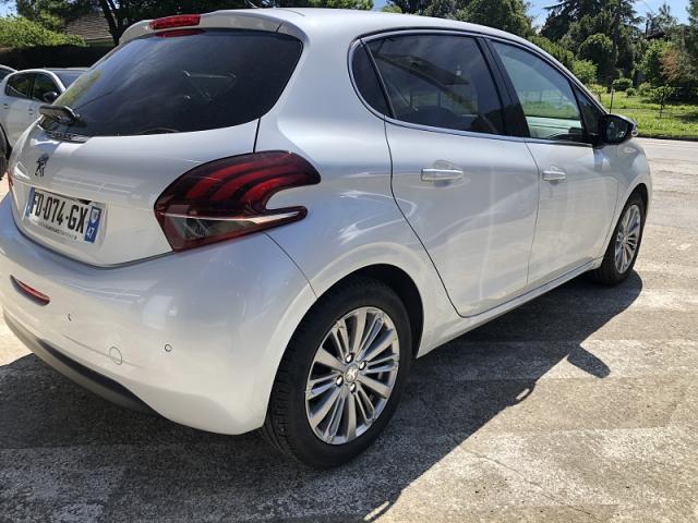 Peugeot 208 image 6