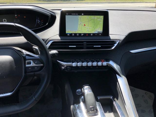 Peugeot 3008 image 1