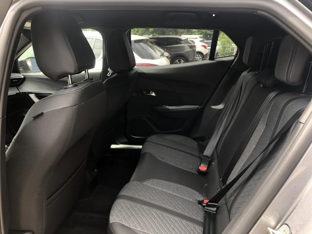 Peugeot 2008 image 8