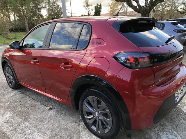 Peugeot E-208 image 4