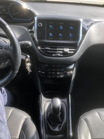 Peugeot 2008 image 1