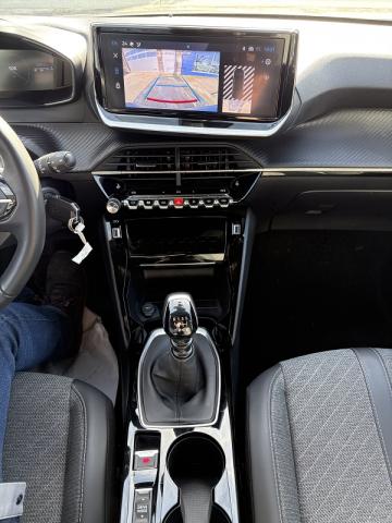 Peugeot 2008 image 8