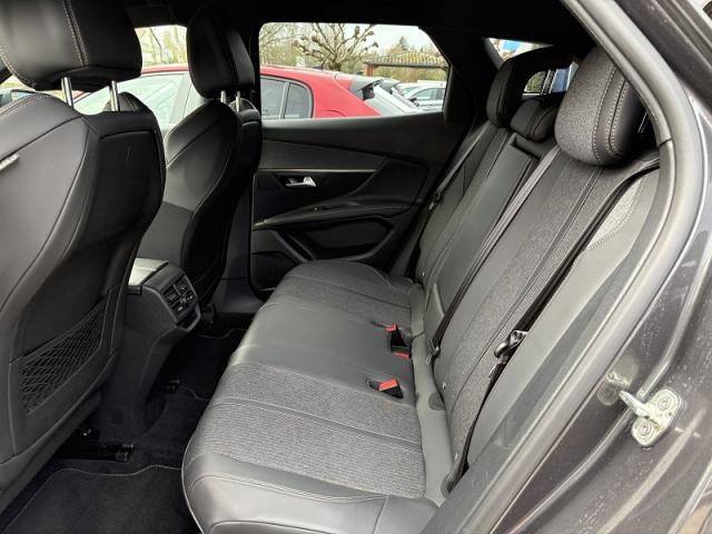 Peugeot 3008 image 3