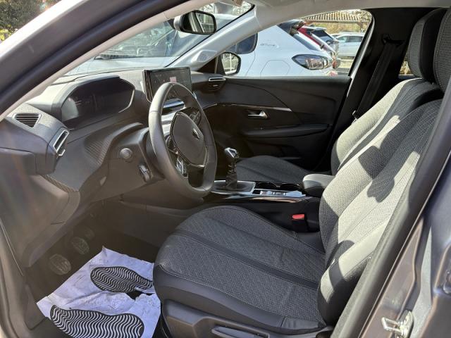 Peugeot 208 image 6