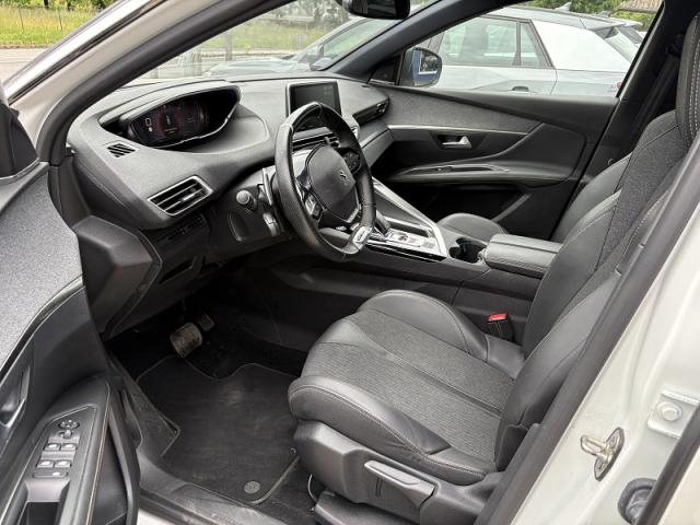 Peugeot 3008 image 2