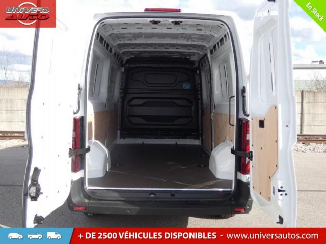 Renault Master image 1