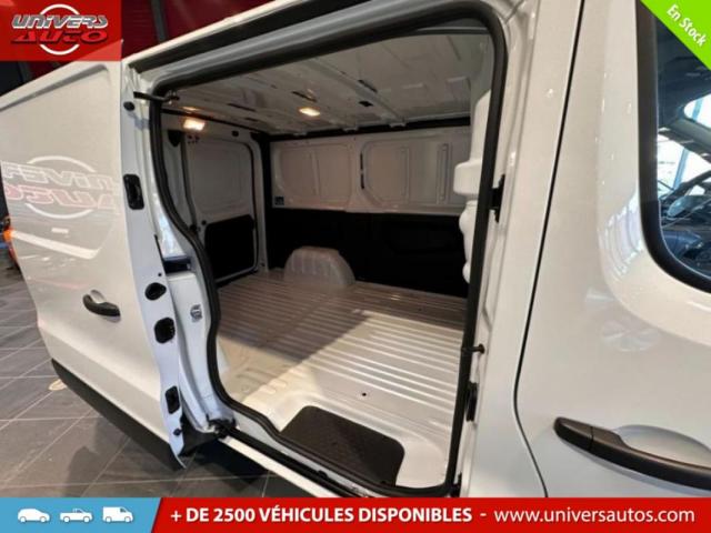 Renault Trafic image 2