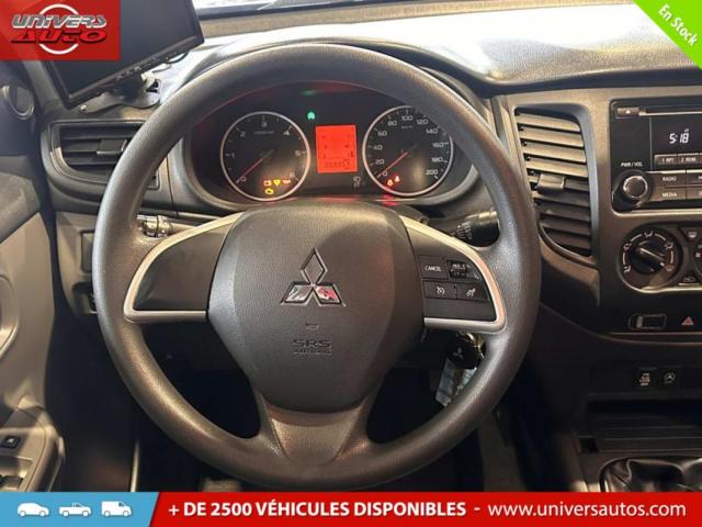 Mitsubishi L200 image 8