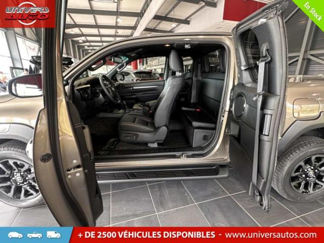 Toyota Hilux image 2