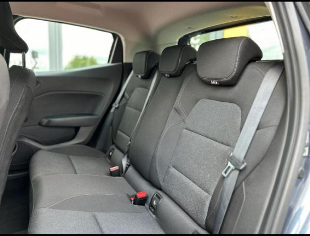 Renault Clio image 2