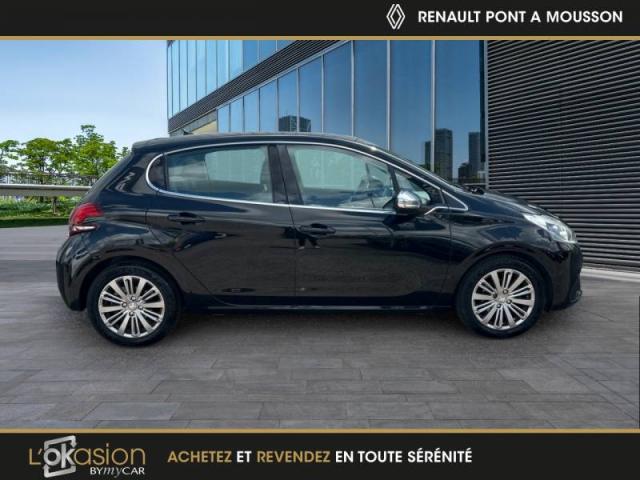 Peugeot 208 image 5