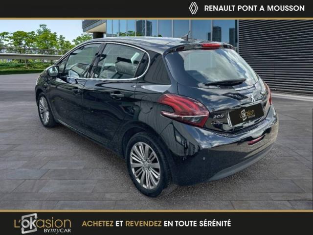 Peugeot 208 image 7