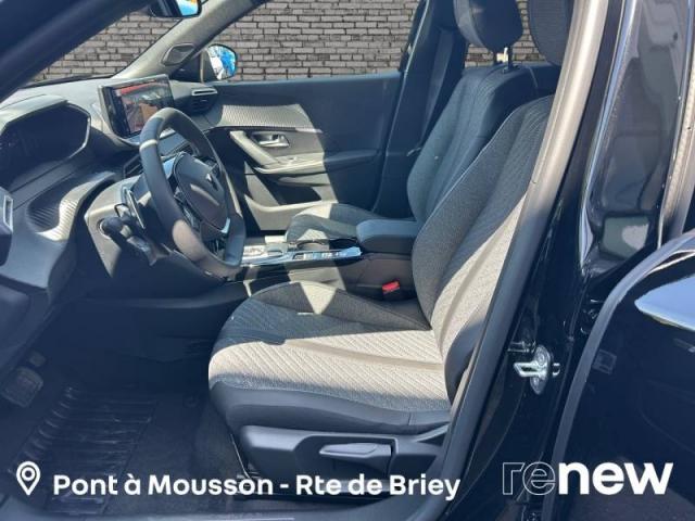Peugeot 2008 image 2