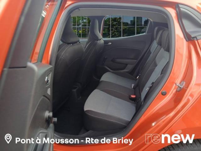 Renault Clio image 2