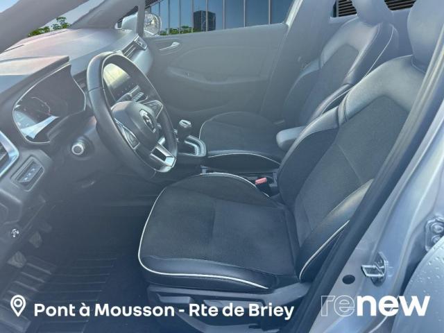 Renault Clio image 9