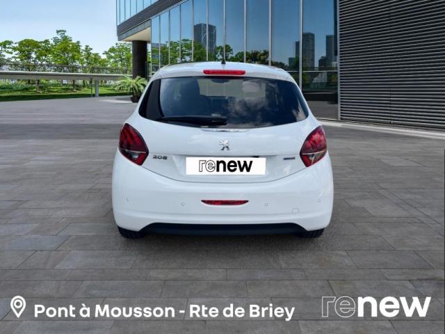 Peugeot 208 image 9