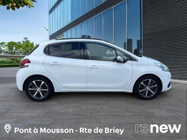 Peugeot 208 image 2