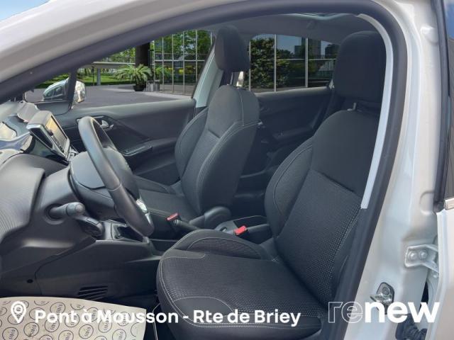 Peugeot 208 image 6