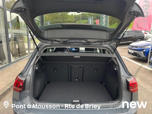 Volkswagen Golf image 8