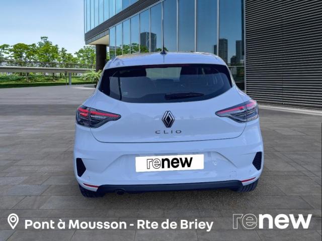 Renault Clio image 8