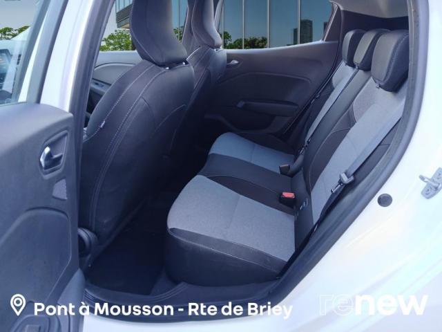 Renault Clio image 6