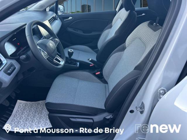 Renault Clio image 9